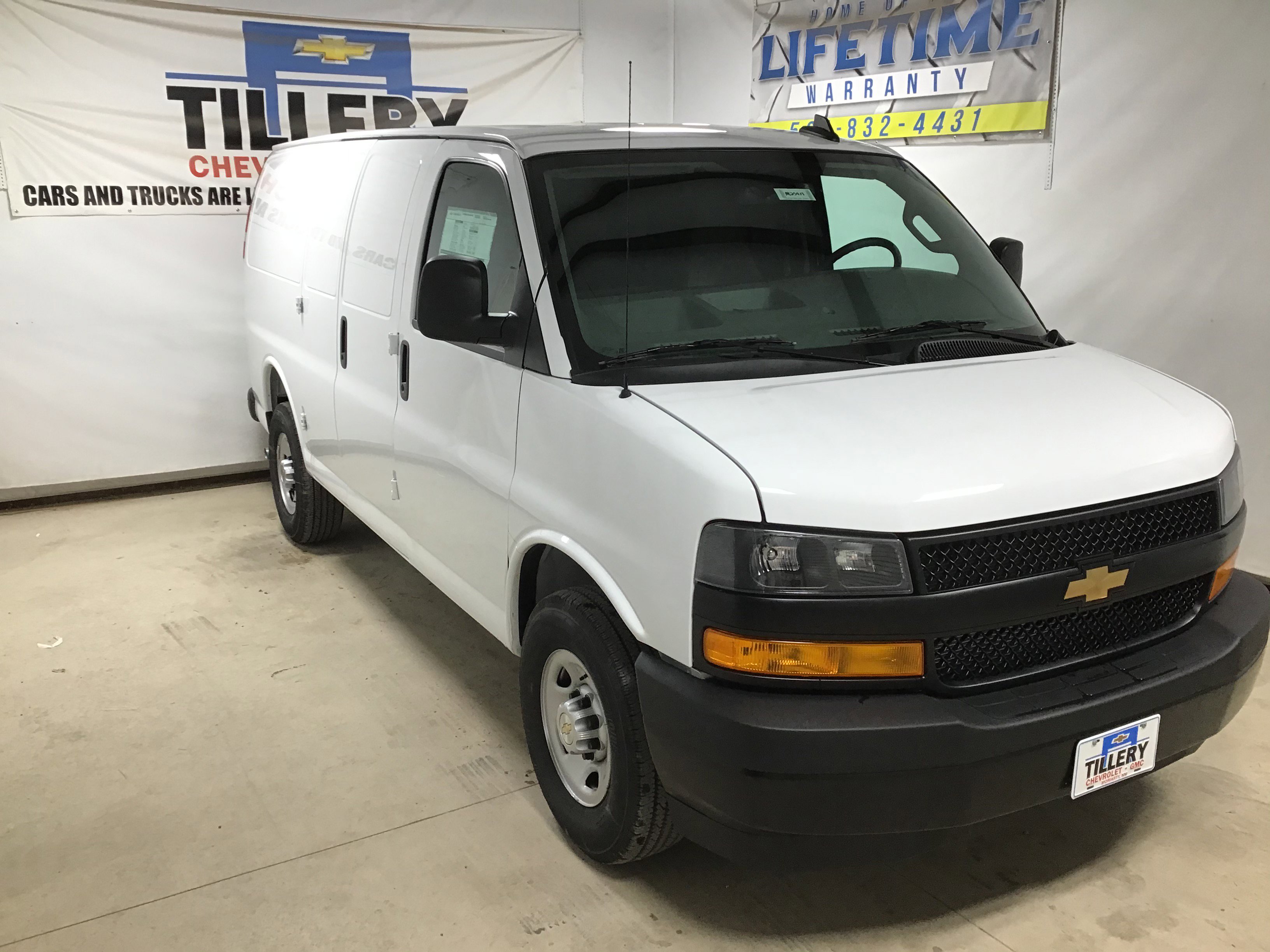 2025 Chevrolet Express Cargo Work Van's photo