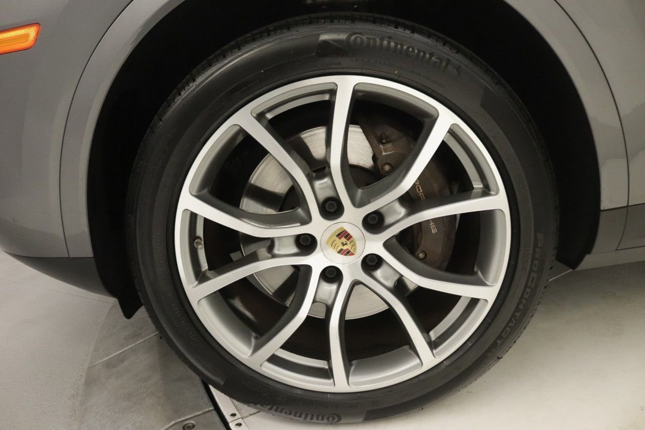 2022 Porsche Cayenne Coupe Base photo 23