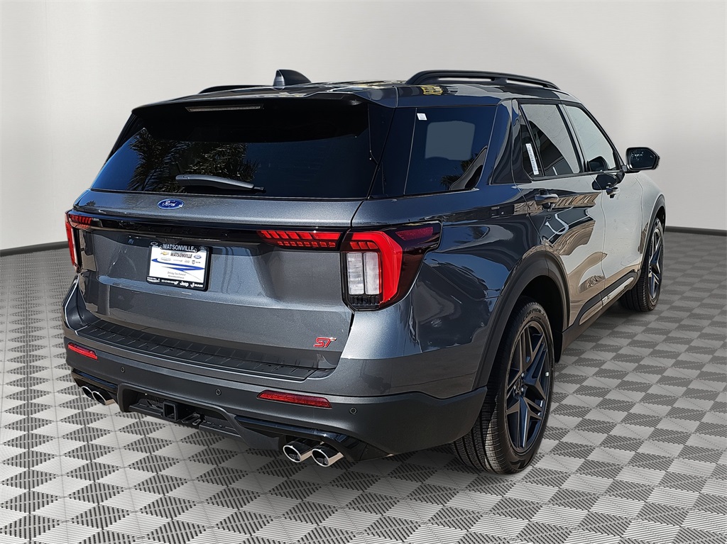 2025 Ford Explorer ST photo 3
