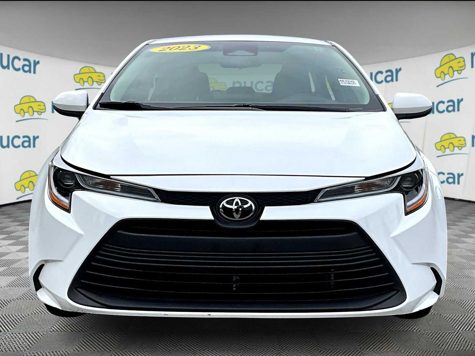 2023 Toyota Corolla LE photo 2