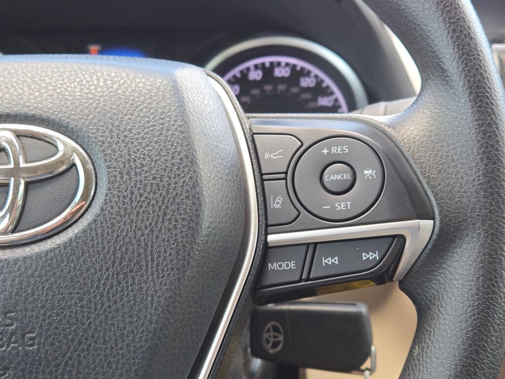 2022 Toyota Camry LE photo 25