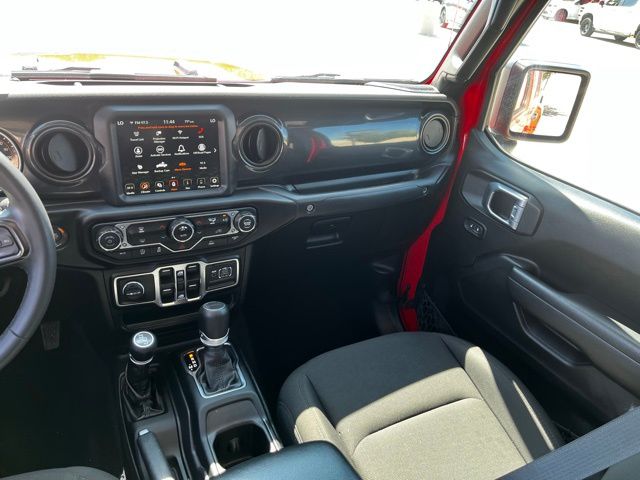 2022 Jeep Gladiator Altitude photo 8