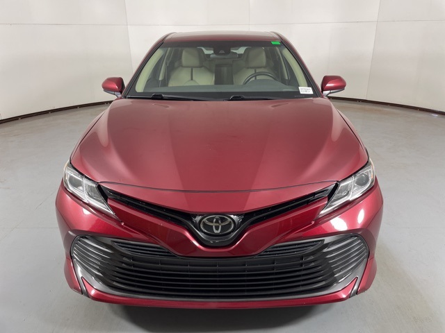 2018 Toyota Camry LE photo 3