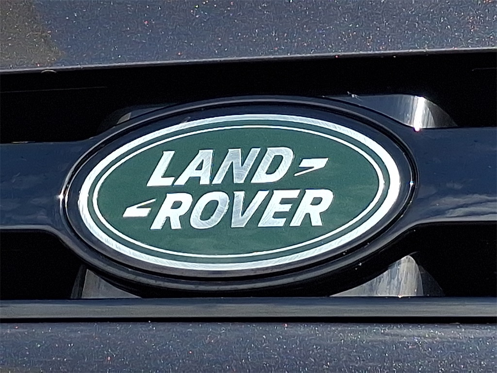2025 Land Rover Defender 130 S photo 23