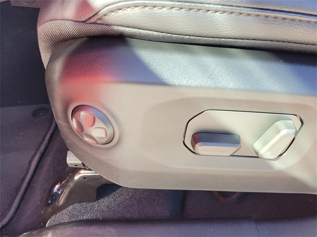 2026 Jeep Wrangler Sahara photo 2