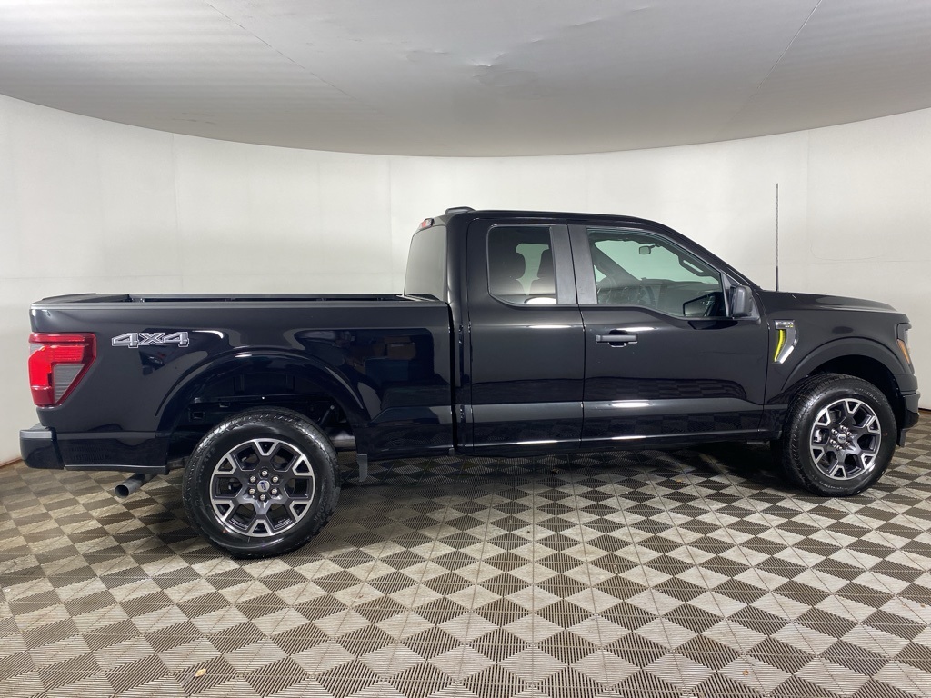 2025 Ford F-150 STX photo 4