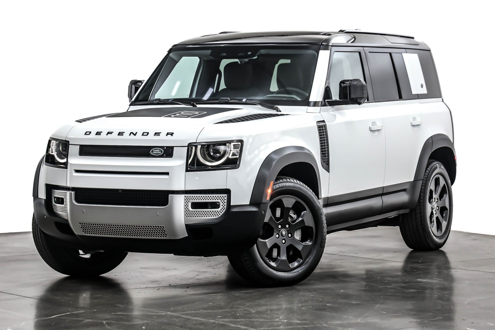 2020 Land Rover Defender HSE's photo
