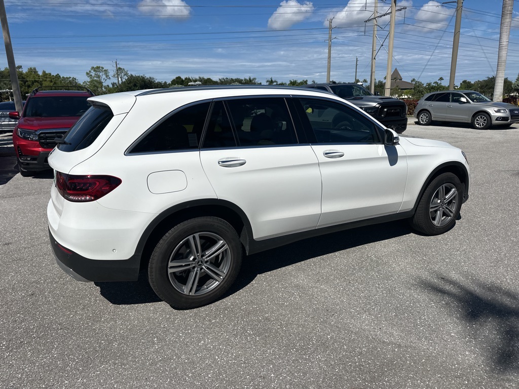 2022 Mercedes Benz GLC 300 photo 4