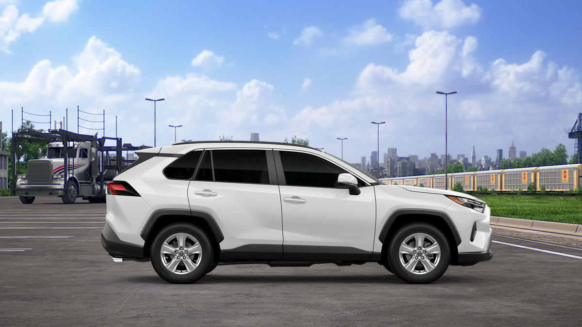 2025 Toyota RAV4 Hybrid XLE photo 12