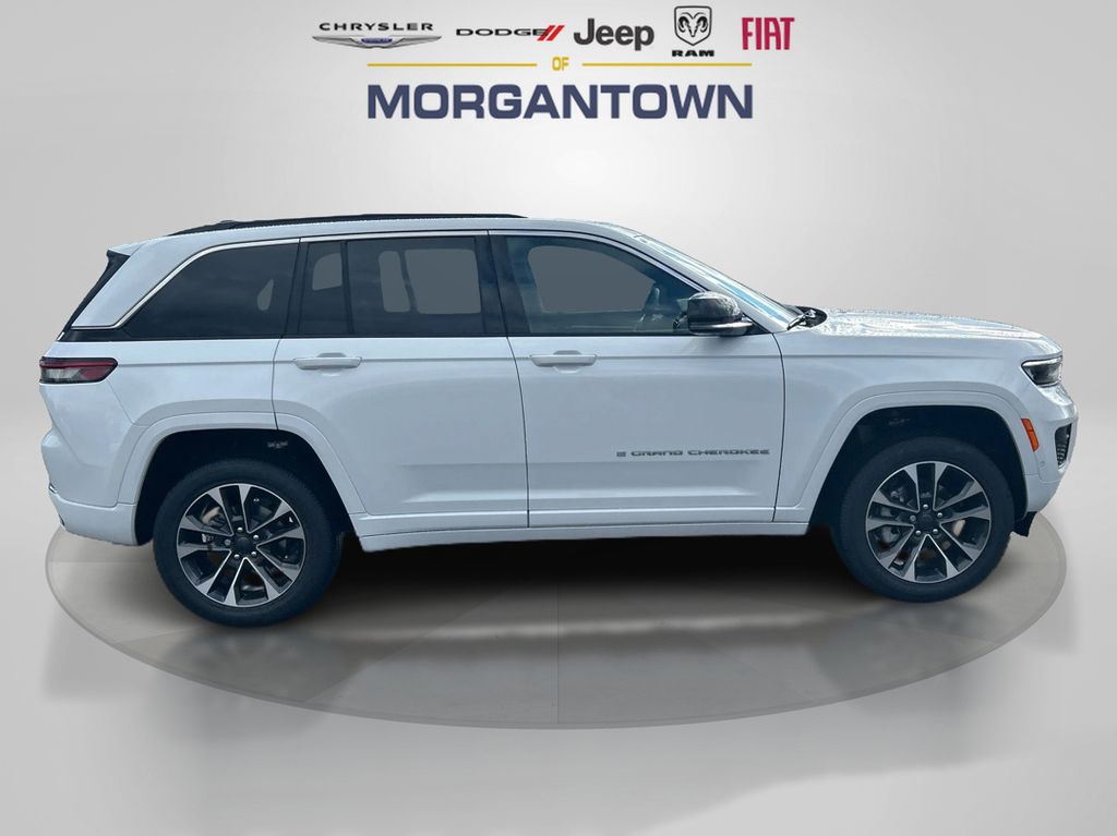 2025 Jeep Grand Cherokee Overland photo 4