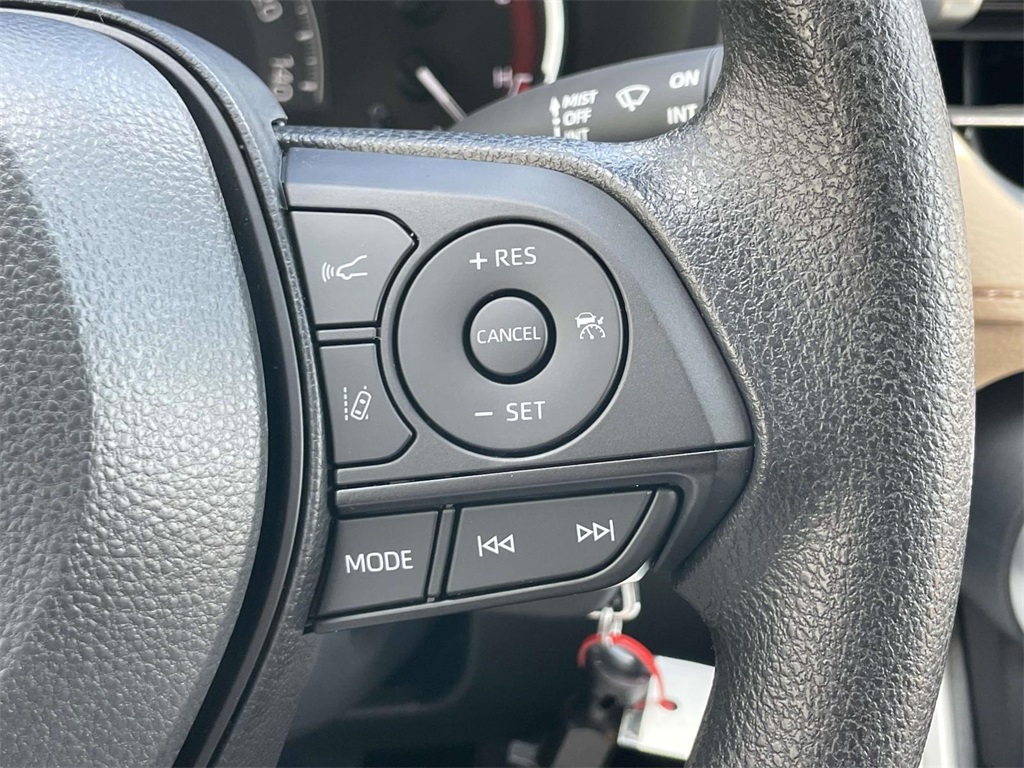 2025 Toyota RAV4 LE photo 19