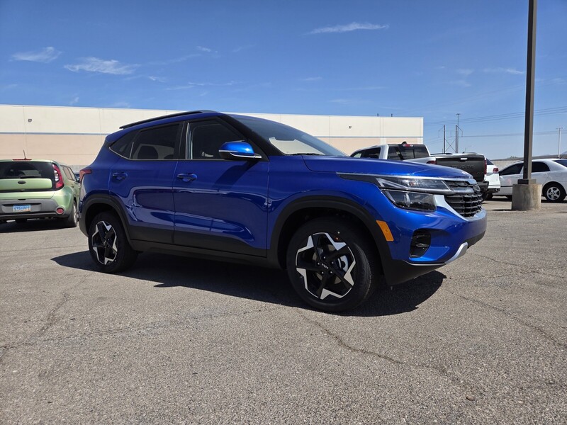 2026 Kia Seltos S photo 2