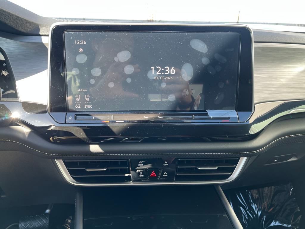 2025 Volkswagen Atlas Cross Sport SE Technology photo 18