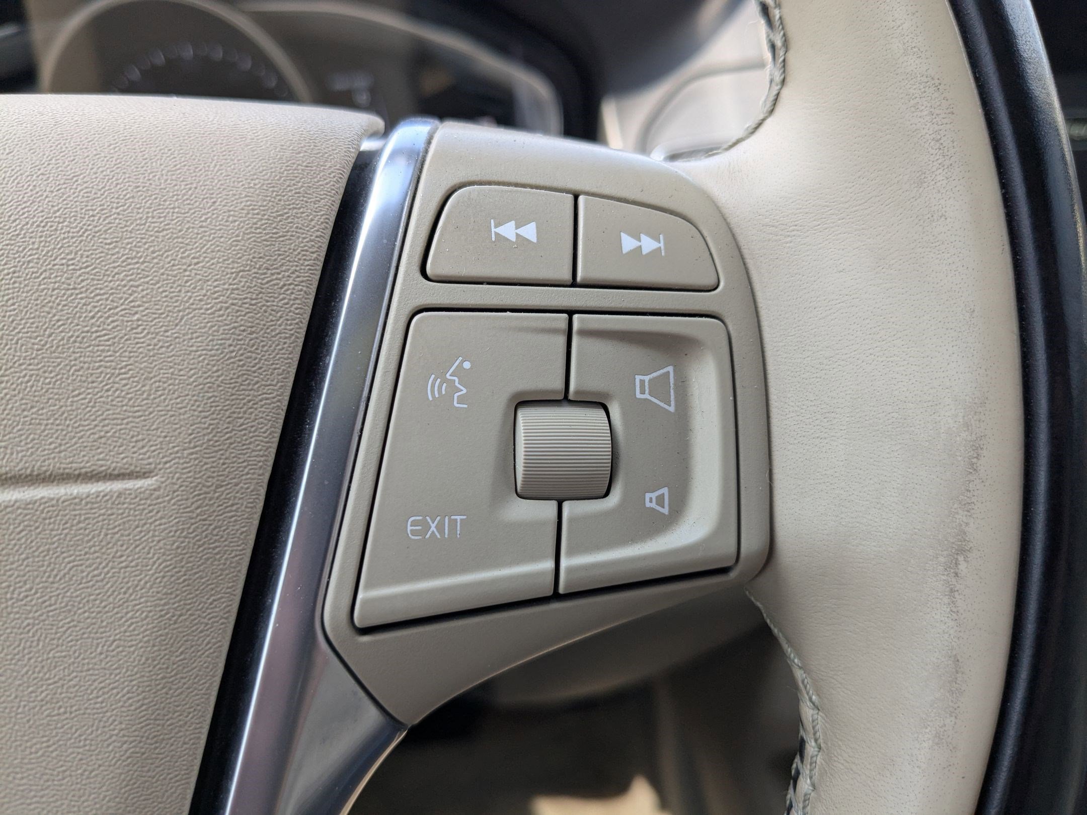 2015 Volvo XC60 T5 Premier photo 16