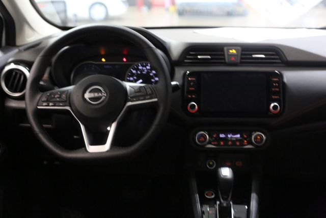 2025 Nissan Versa SR photo 16