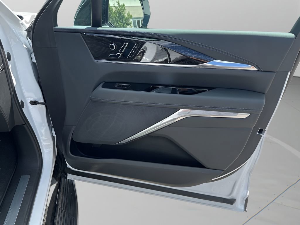2025 Cadillac Escalade IQ Sport photo 38