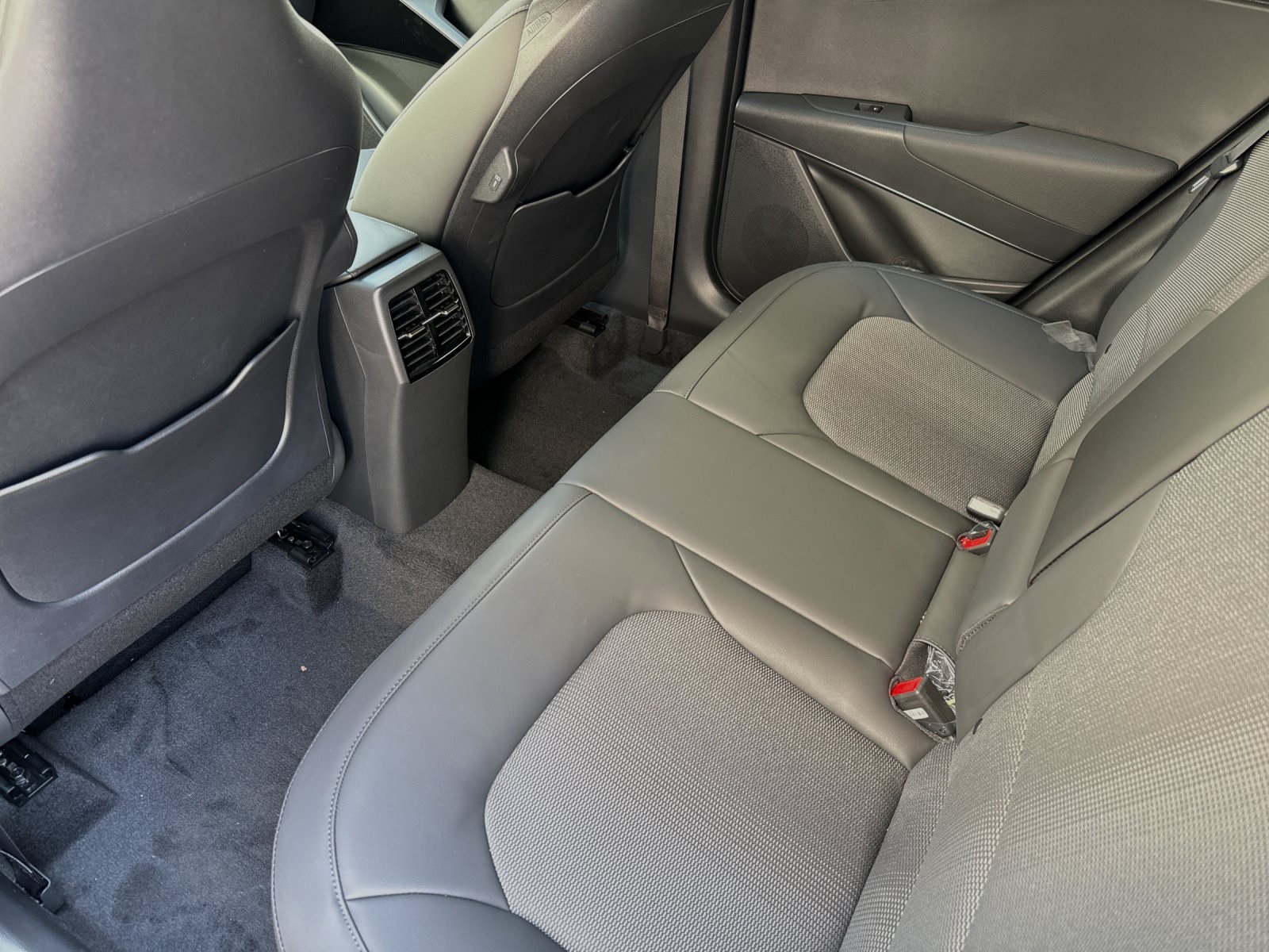 2024 Kia Niro EX Touring photo 12