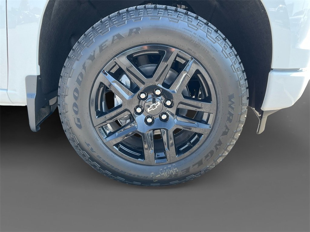 2025 Chevrolet Silverado 1500 Custom photo 14