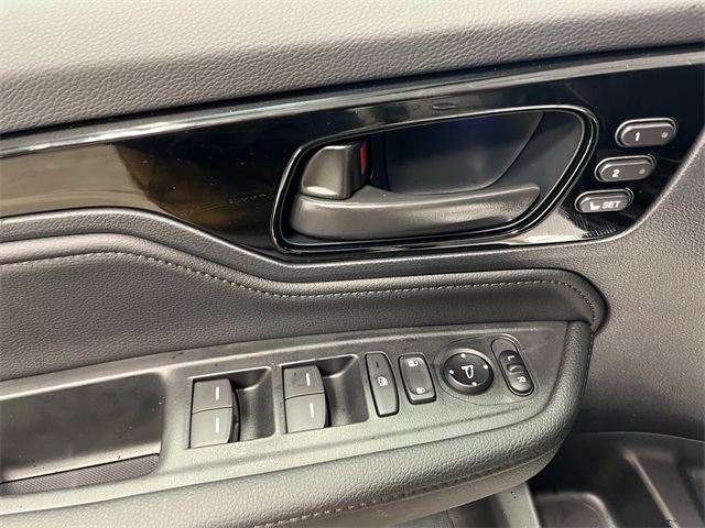 2026 Honda Odyssey Touring photo 12