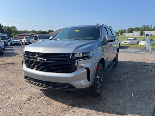 2024 Chevrolet Suburban RST photo 2