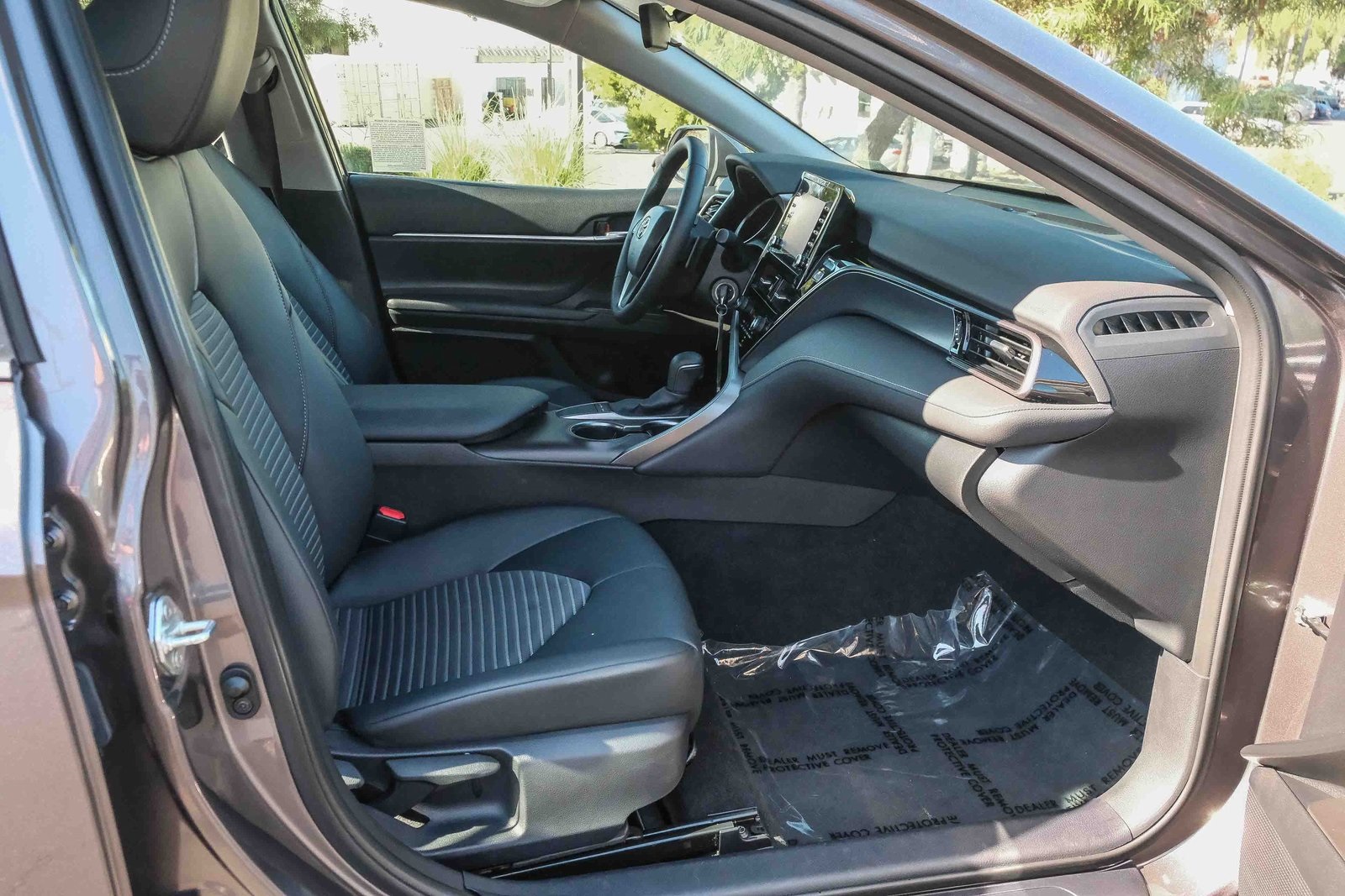2023 Toyota Camry SE photo 17