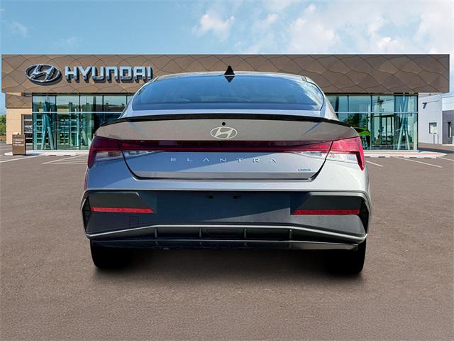 2025 Hyundai Elantra Hybrid SEL Sport photo 4