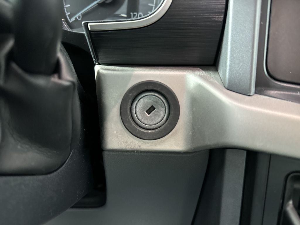 2021 Ford F-150 XLT photo 6