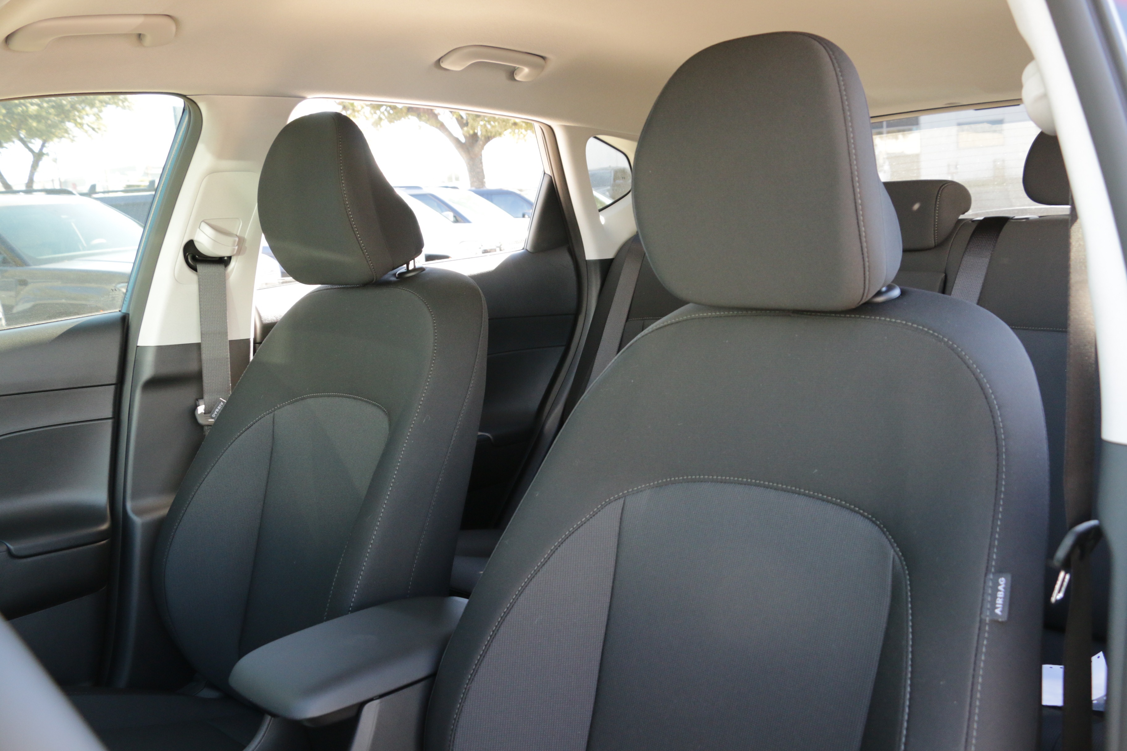 2026 Hyundai Kona SEL photo 3