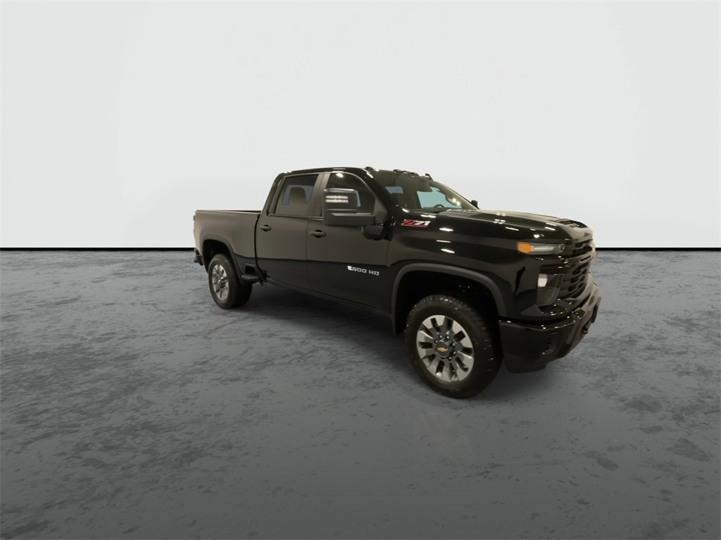 2026 Chevrolet Silverado 2500HD Custom photo 2