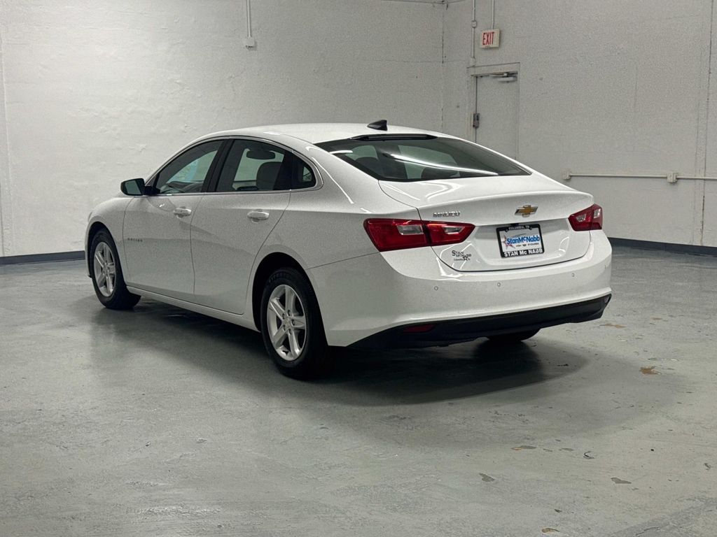 2024 Chevrolet Malibu LS photo 4