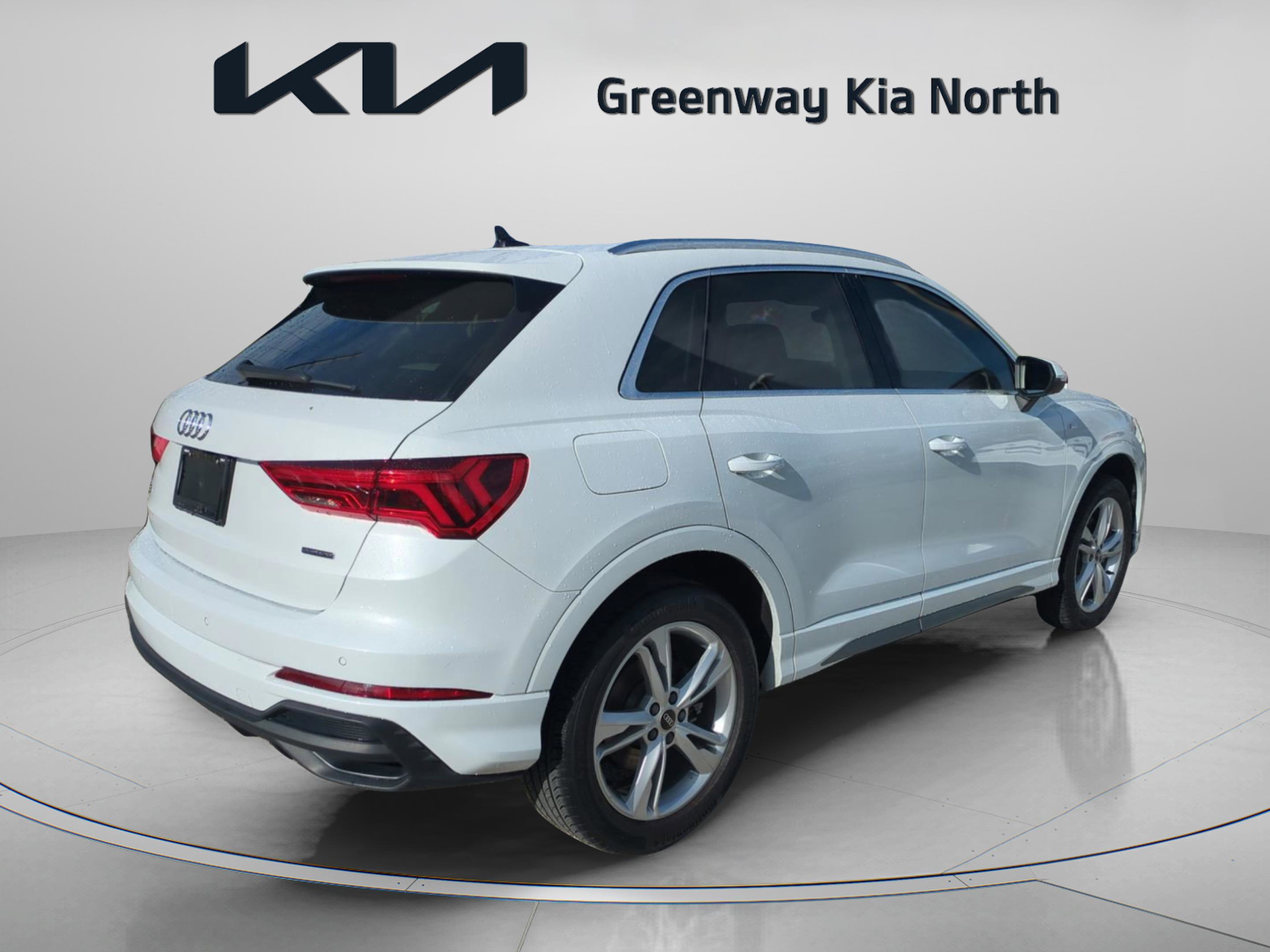 2022 Audi Q3 S line Premium Plus photo 7
