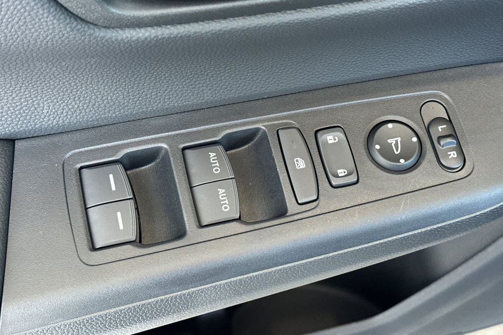 2026 Honda CR-V Hybrid photo 13