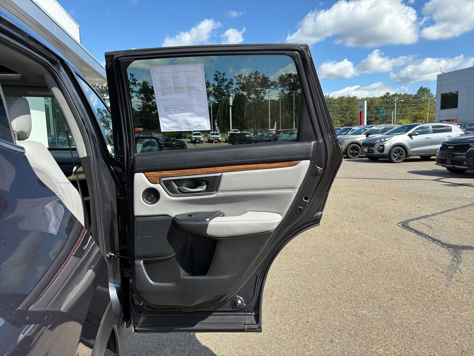 2017 Honda CR-V Touring photo 34