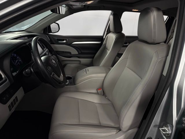2017 Toyota Highlander XLE photo 9