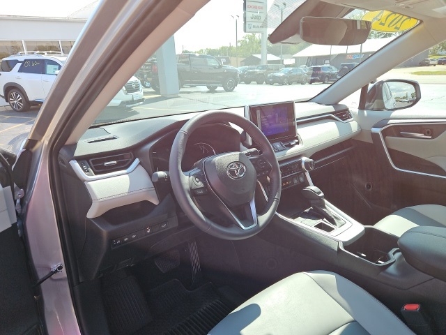 2024 Toyota RAV4 XLE Premium photo 26