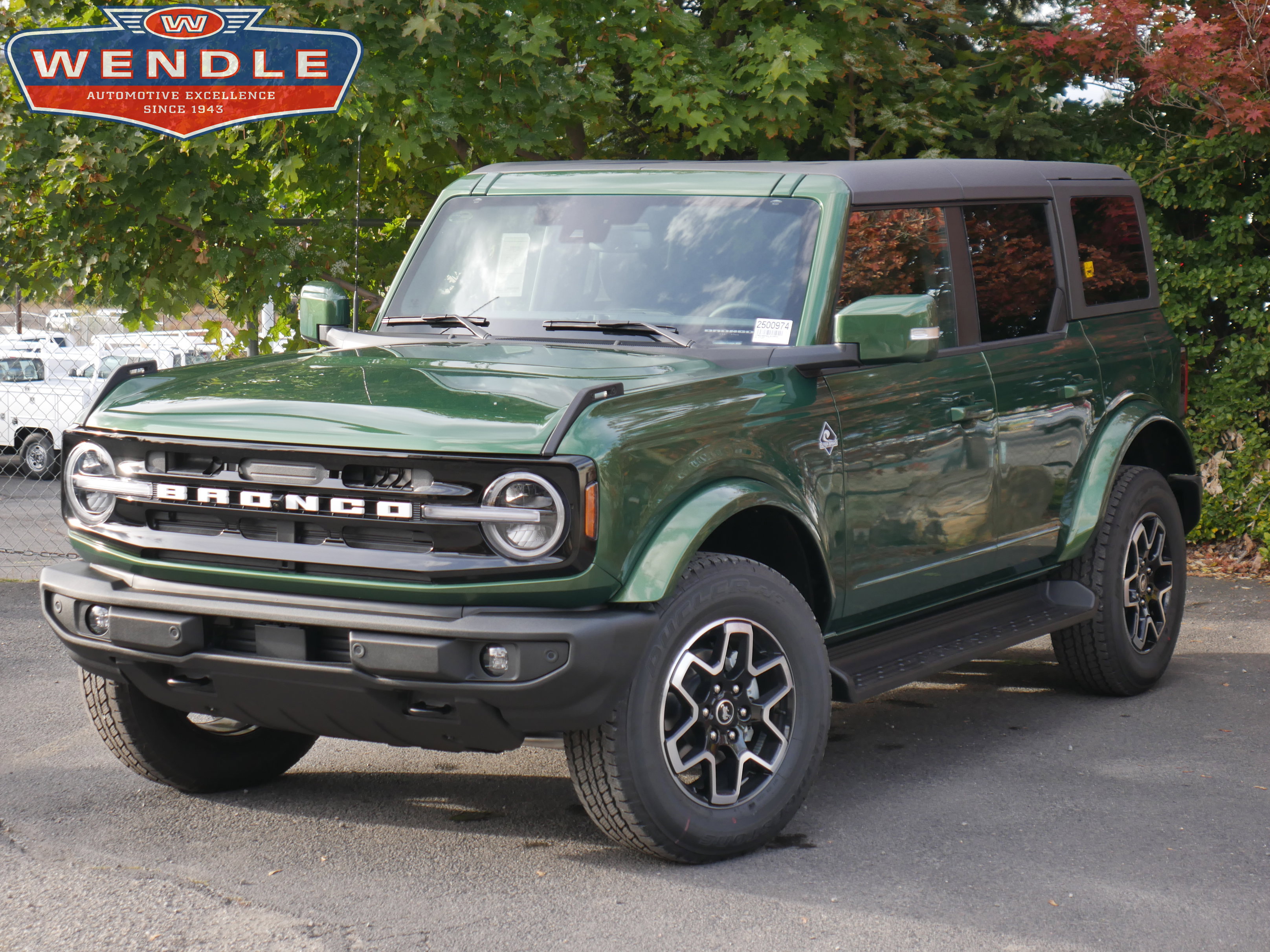 2025 Ford Bronco 4-Door Outer Banks's photo