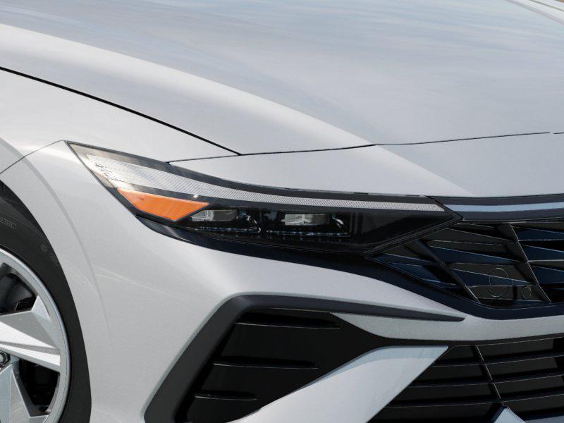 2025 Hyundai Elantra SE photo 7