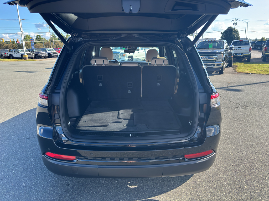 2023 Jeep Grand Cherokee Limited photo 4