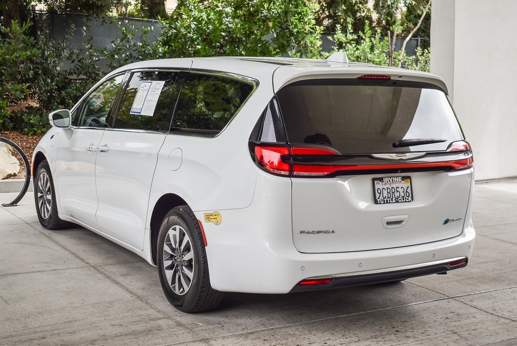 2022 Chrysler Pacifica Hybrid Touring L photo 4