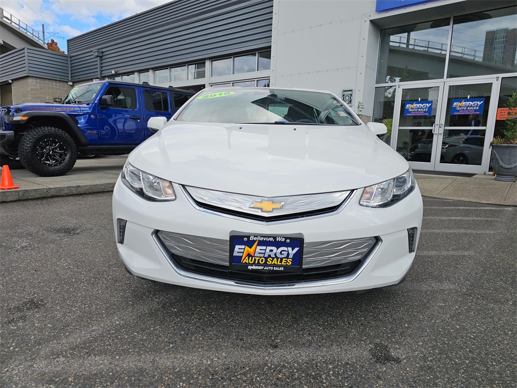 2018 Chevrolet Volt LT photo 2