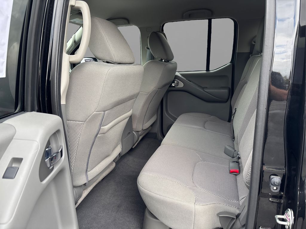 2020 Nissan Frontier SV photo 10