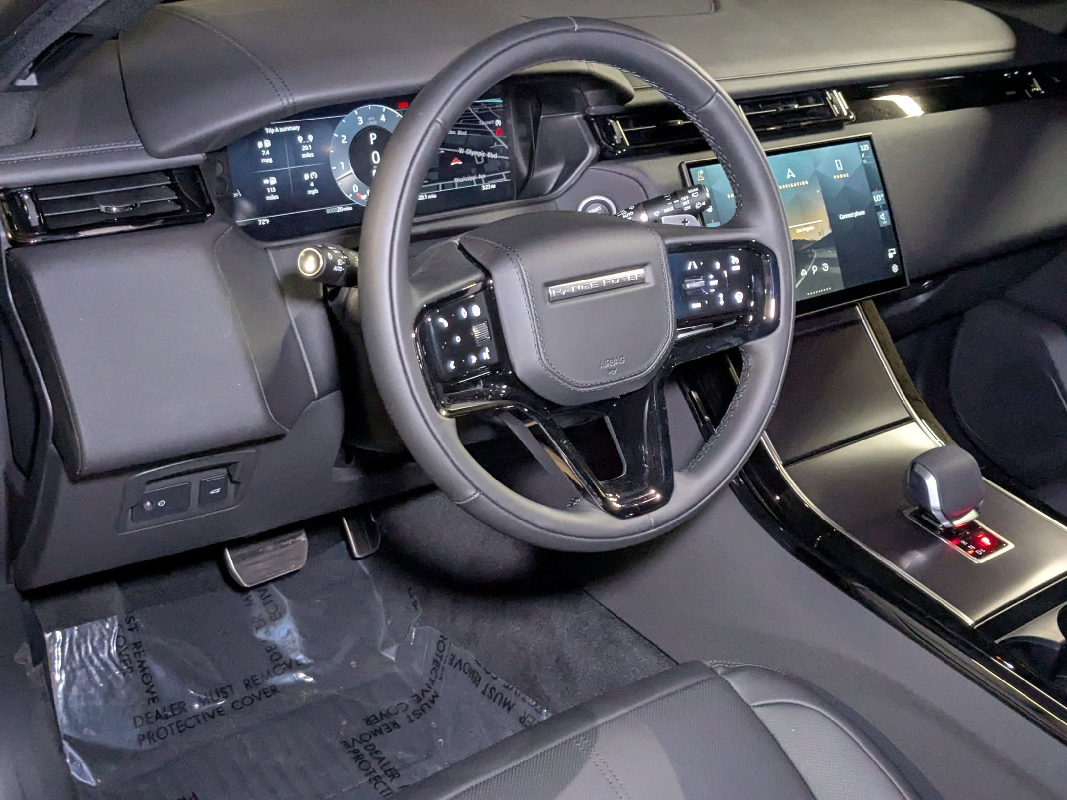 2026 Land Rover Range Rover Velar SE photo 3