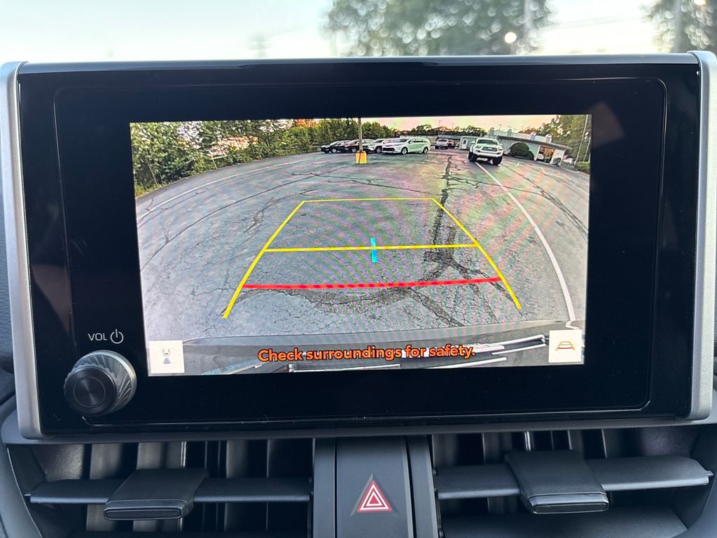 2025 Toyota RAV4 Hybrid XLE photo 20
