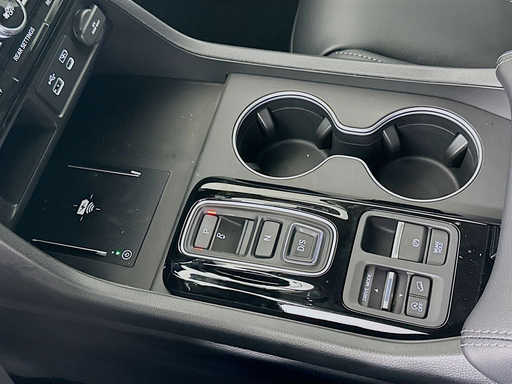 2025 Honda Pilot Touring photo 13