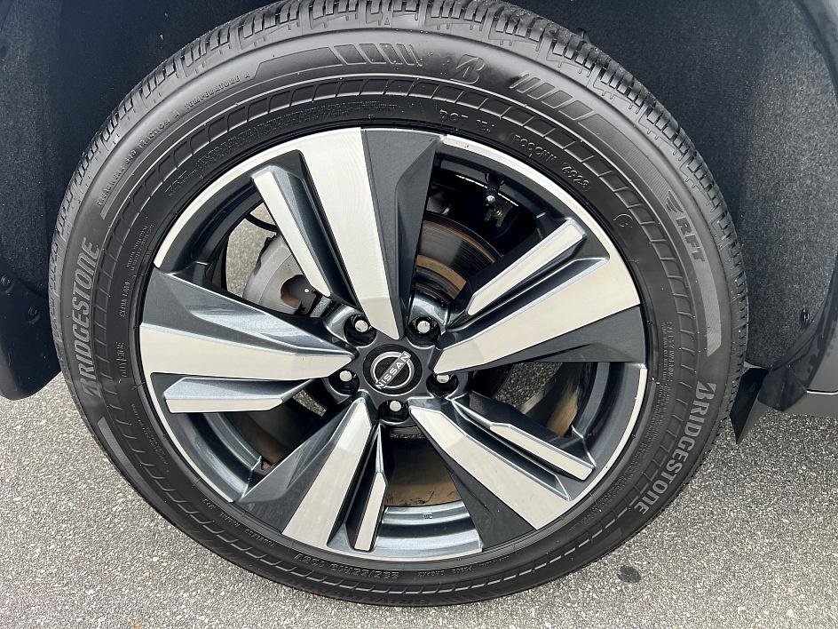 2023 Nissan Rogue SL photo 11