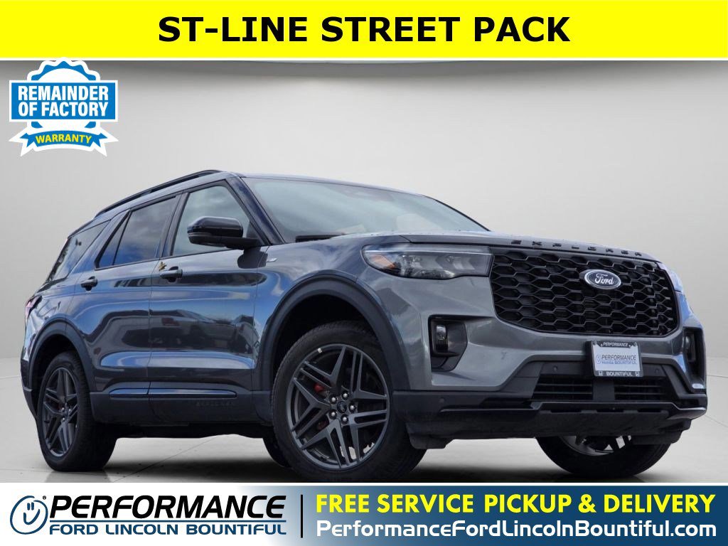 2025 Ford Explorer ST-LINE's photo