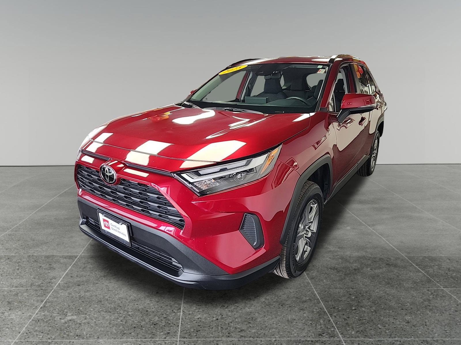 2025 Toyota RAV4 XLE photo 3