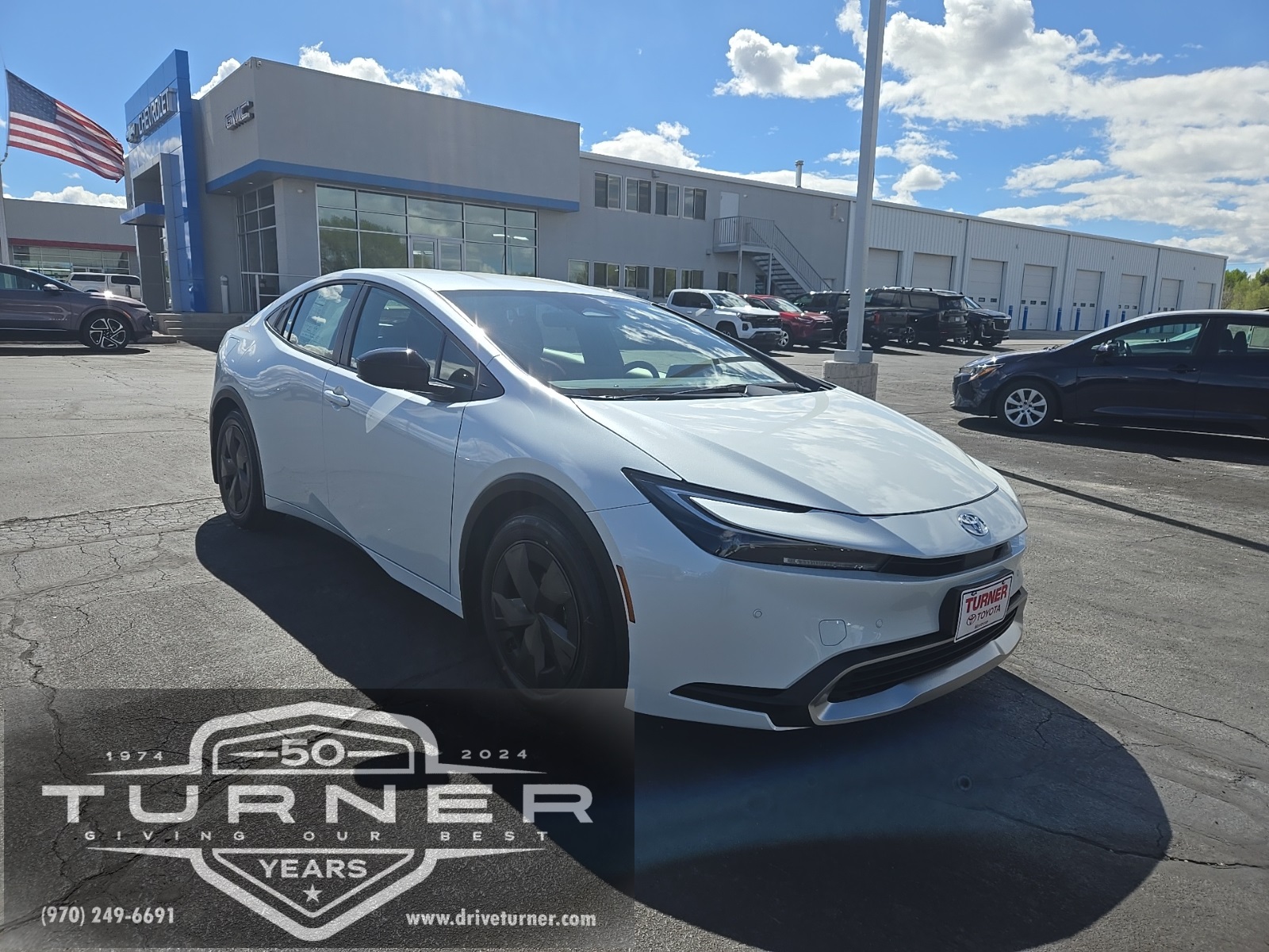 2025 Toyota Prius SE's photo