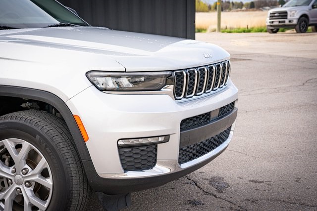 2023 Jeep Grand Cherokee Limited photo 4