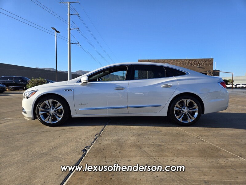 2019 Buick LaCrosse Avenir photo 3